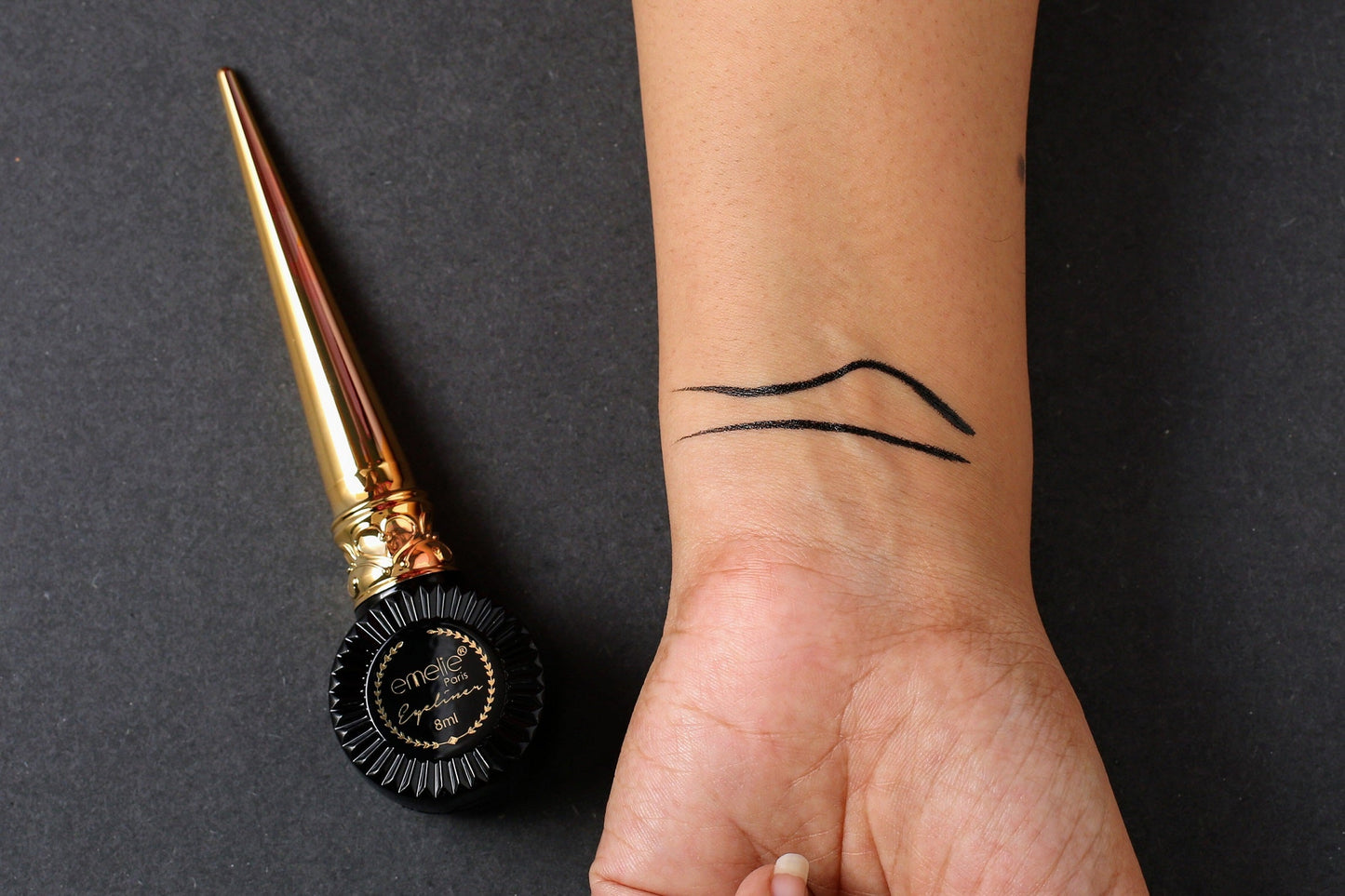 Emelie Color Stay Eye Liner