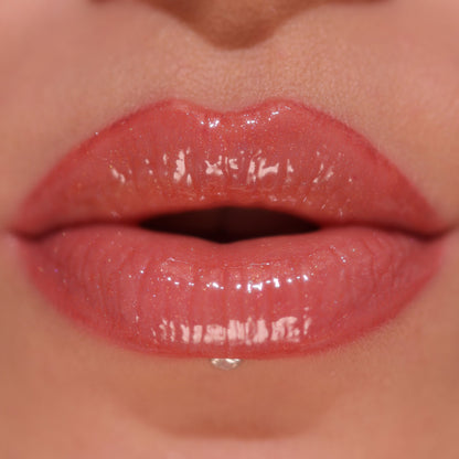 Revolution Pout Bomb Shimmer Gloss