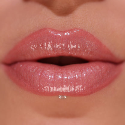 Revolution Pout Bomb